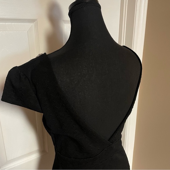 Women’s dress - Picture 5 of 9